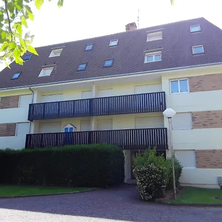 Studio In Villerssurmer With Wonderful Lake View And Balcony Daire